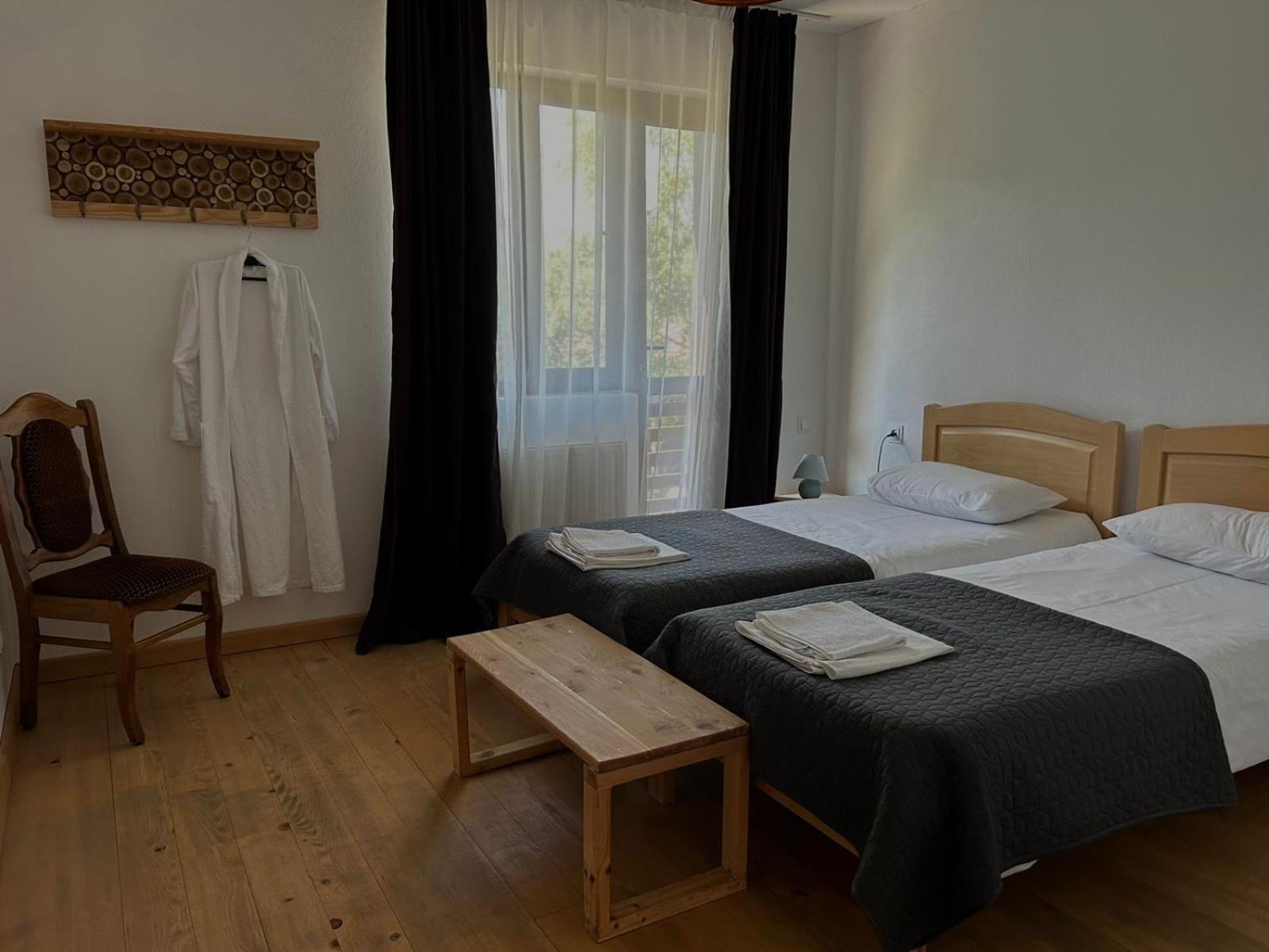Beko'S Garden Inn Местия Экстерьер фото